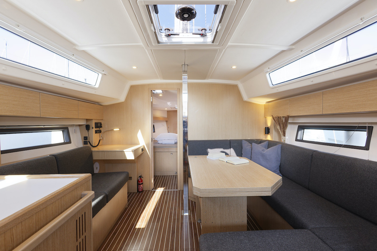 Bavaria C42 — photo 1