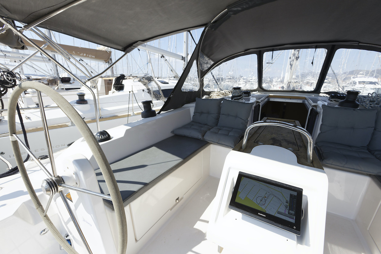 Bavaria C42 — photo 5