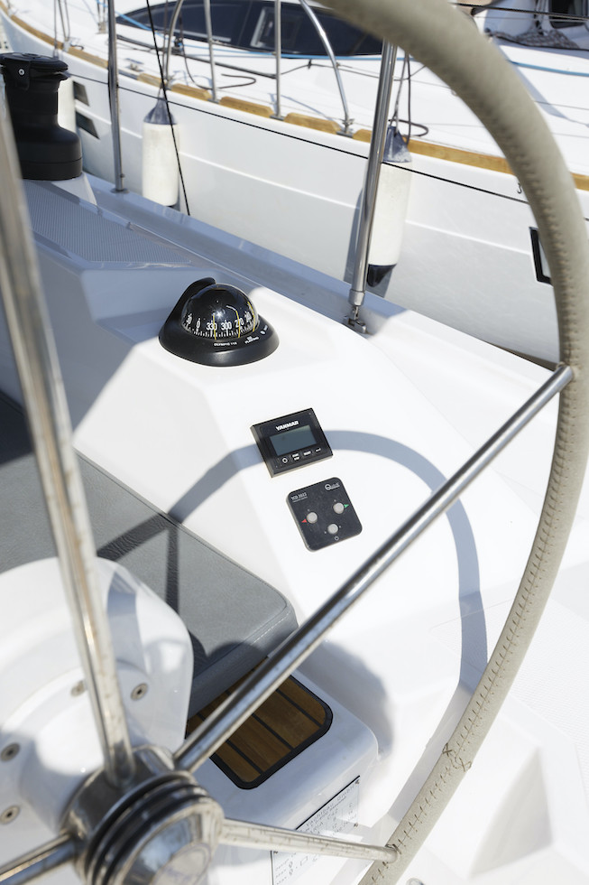 Bavaria C42 — photo 9