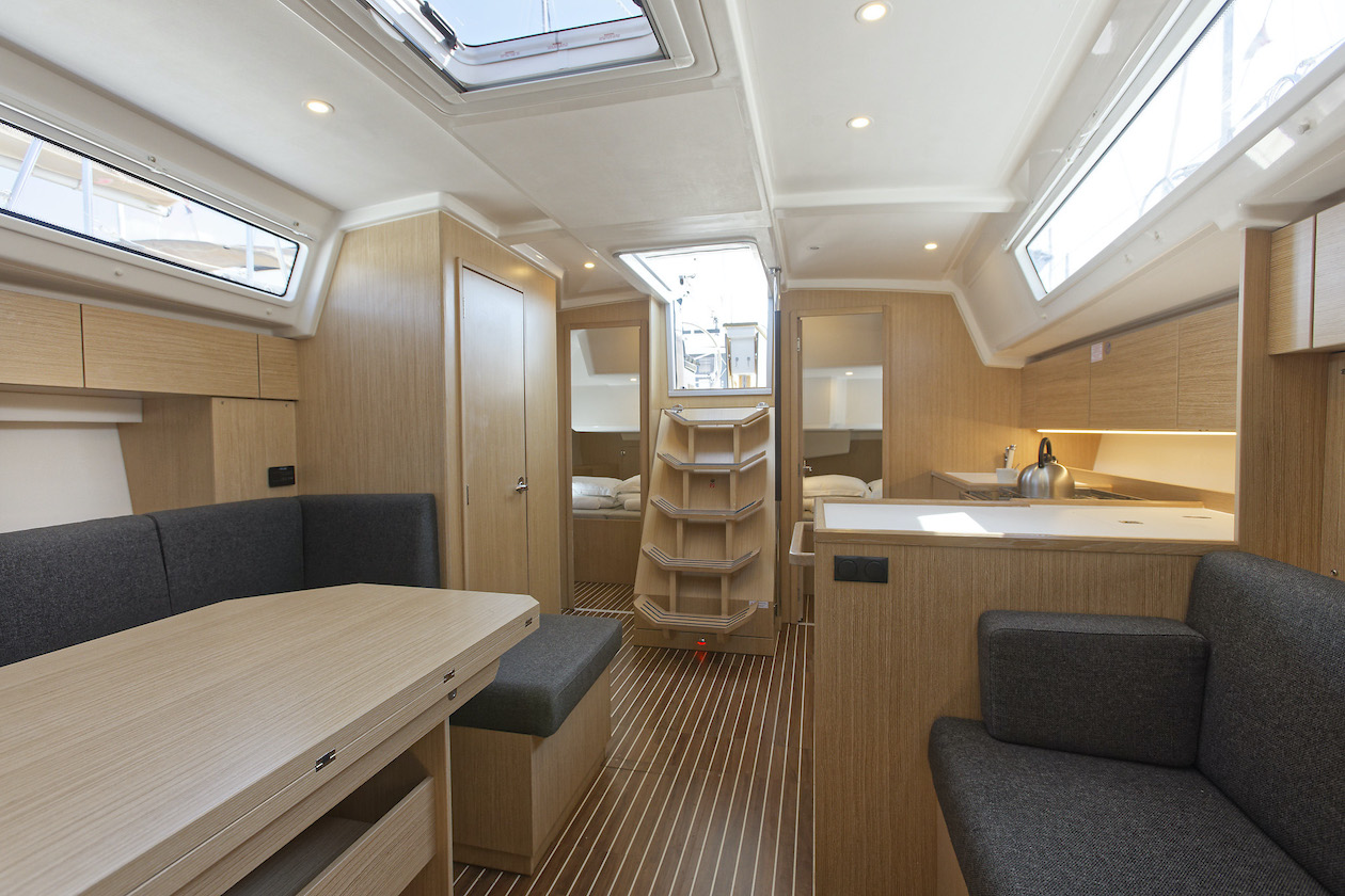 Bavaria C42 — photo 17