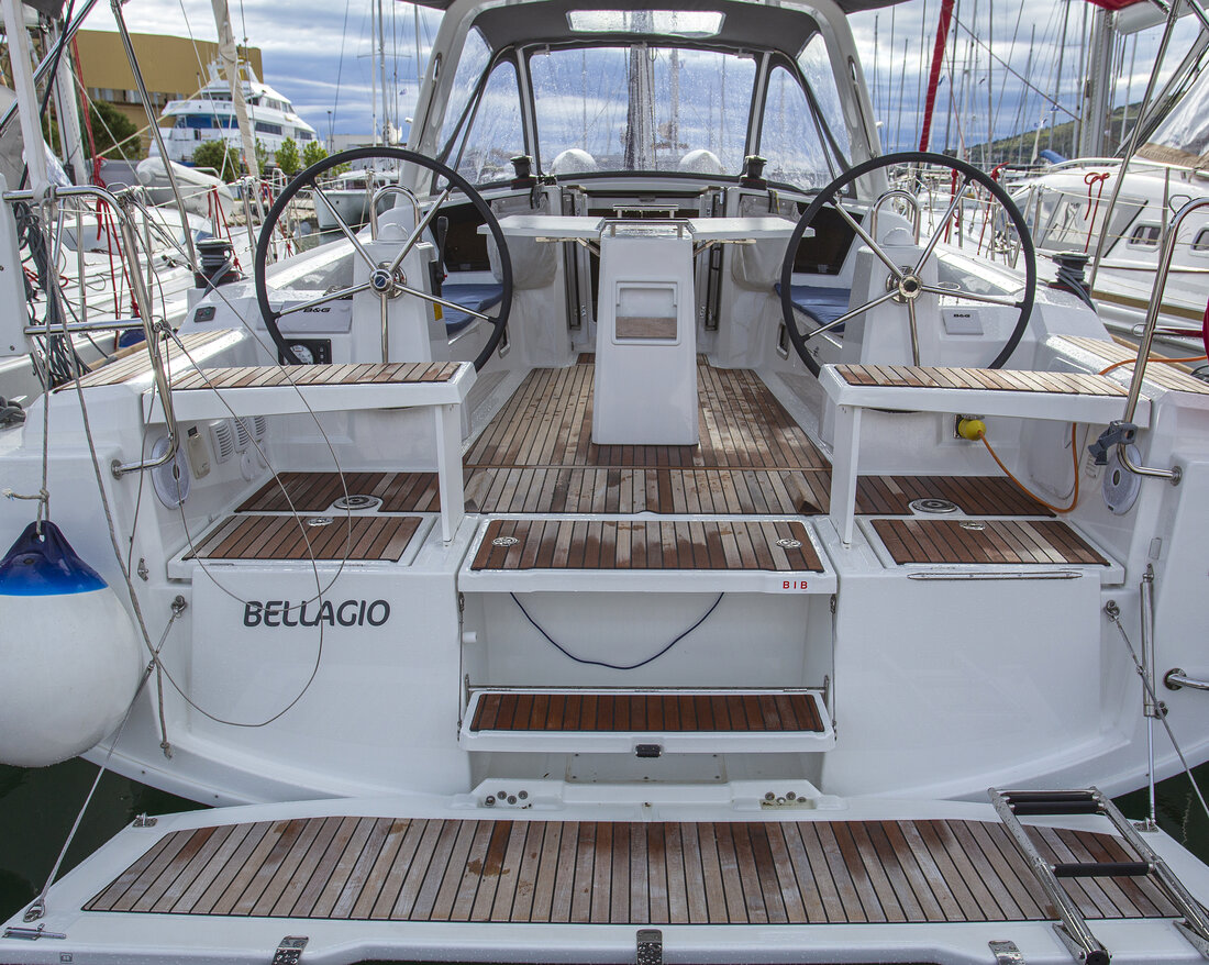 Oceanis 38.1 — photo 1