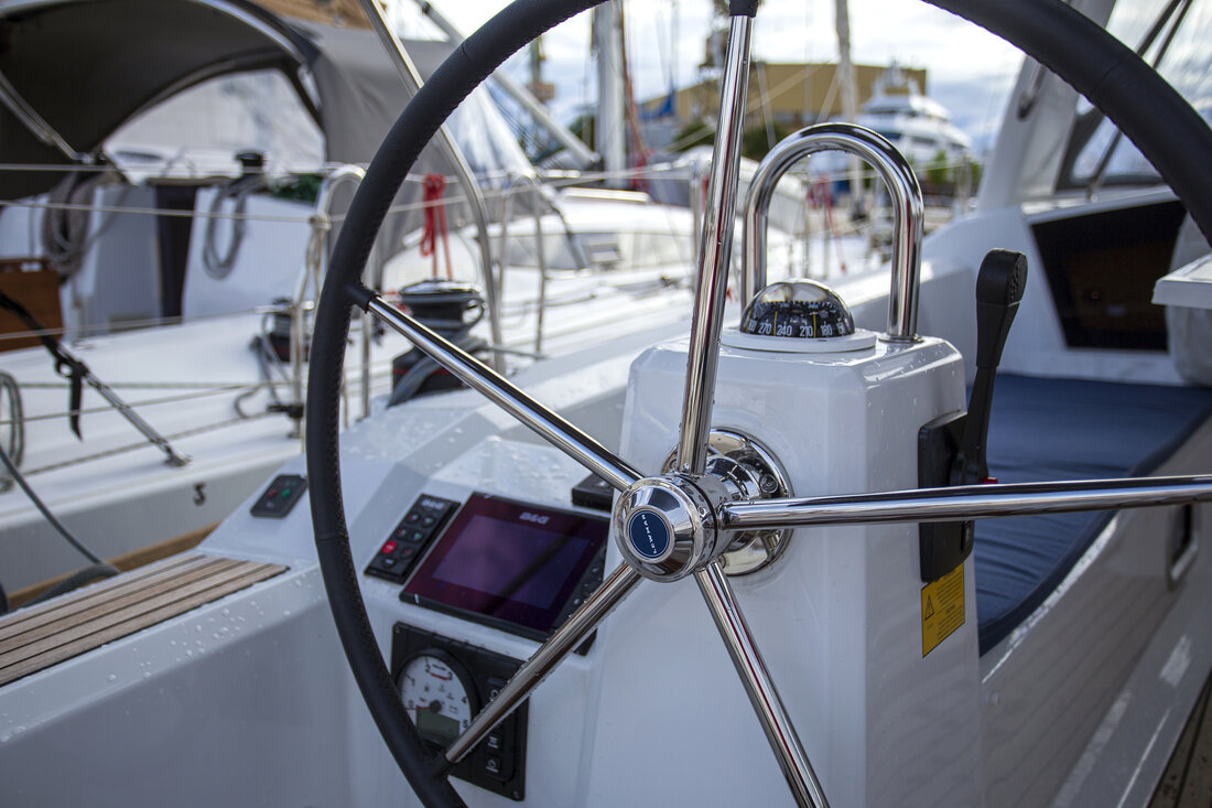 Oceanis 38.1 — photo 9