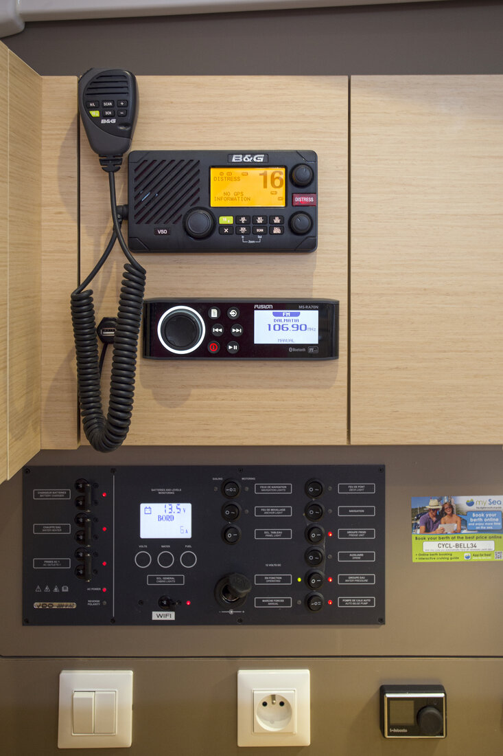 Oceanis 38.1 — photo 15