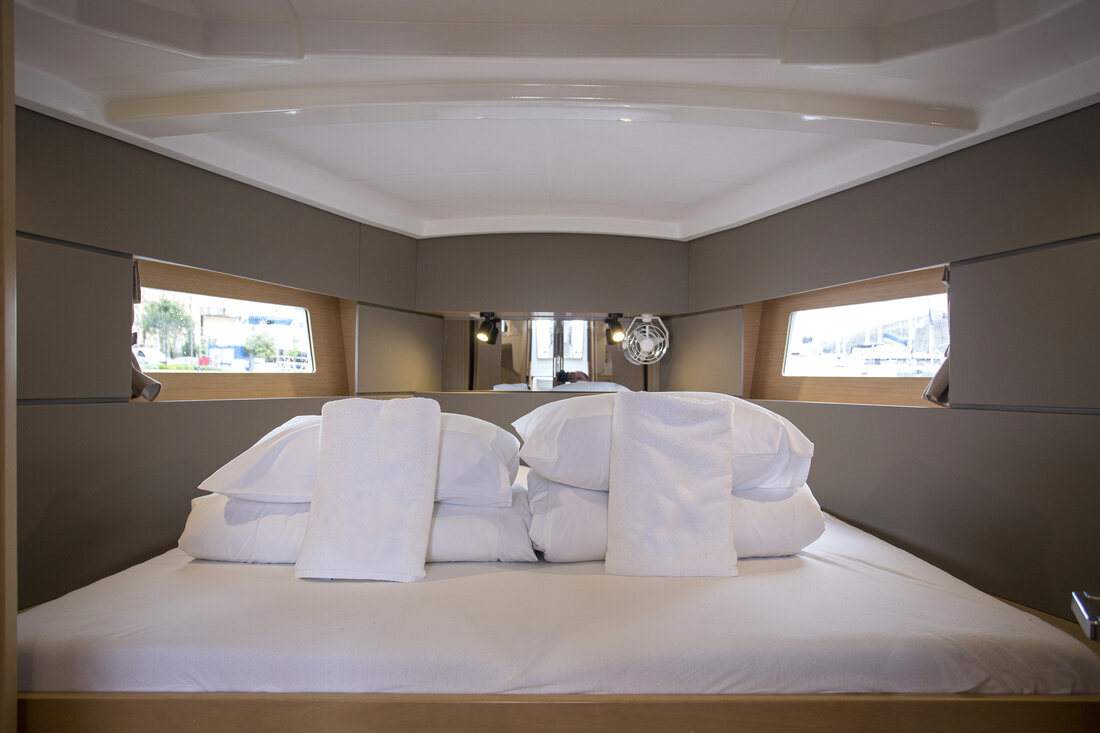 Oceanis 38.1 — photo 17