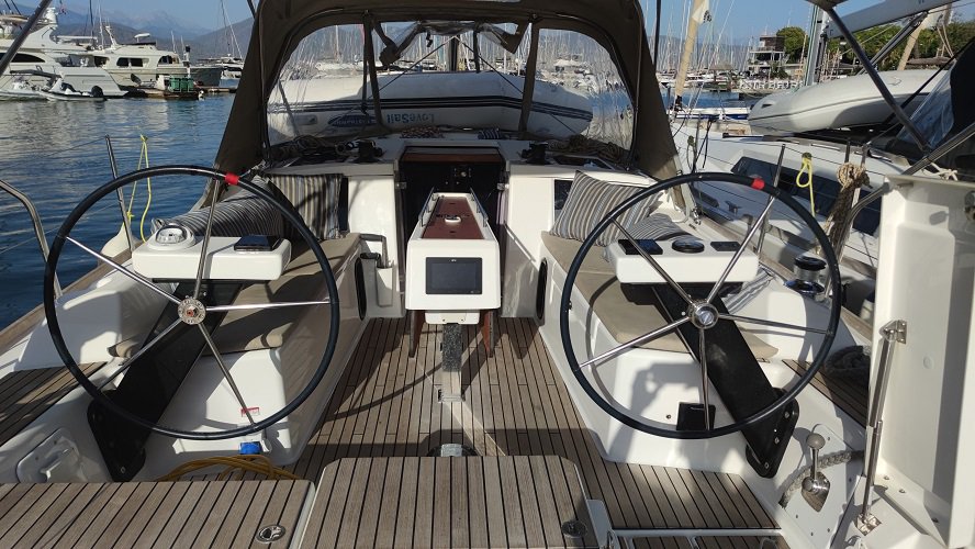 Dufour 360 GL - 3 cab. — photo 4