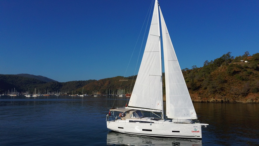 Dufour 390 — photo 1