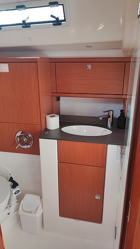 Bavaria Cruiser 51 — photo 12