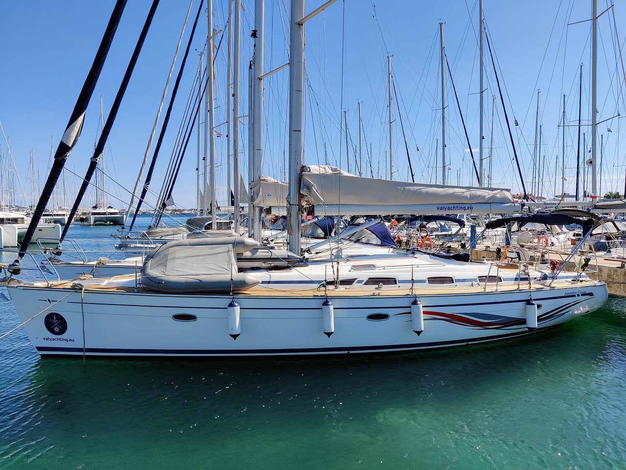 Bavaria 47 Cruiser — photo 3