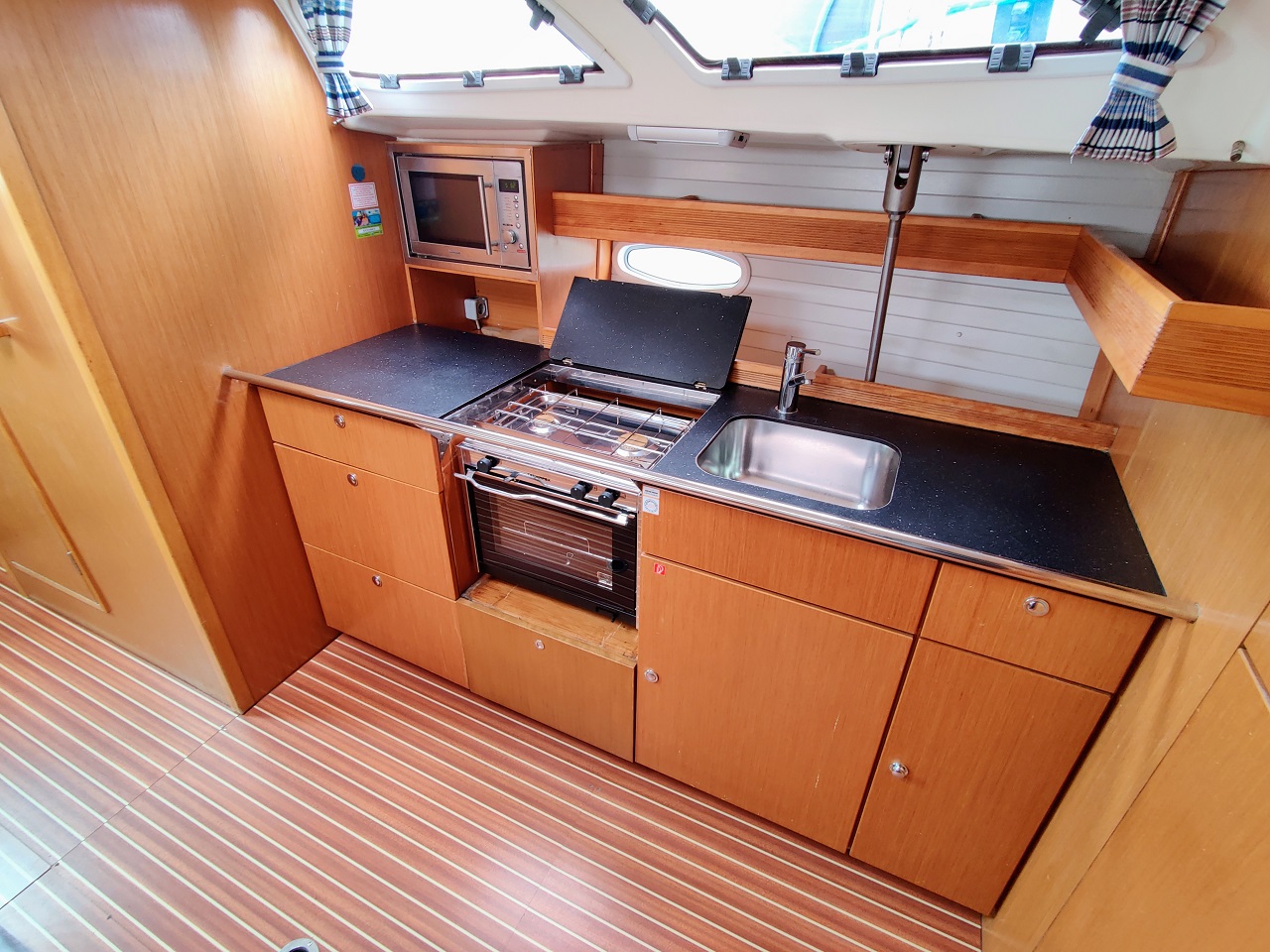 Bavaria 47 Cruiser — photo 9