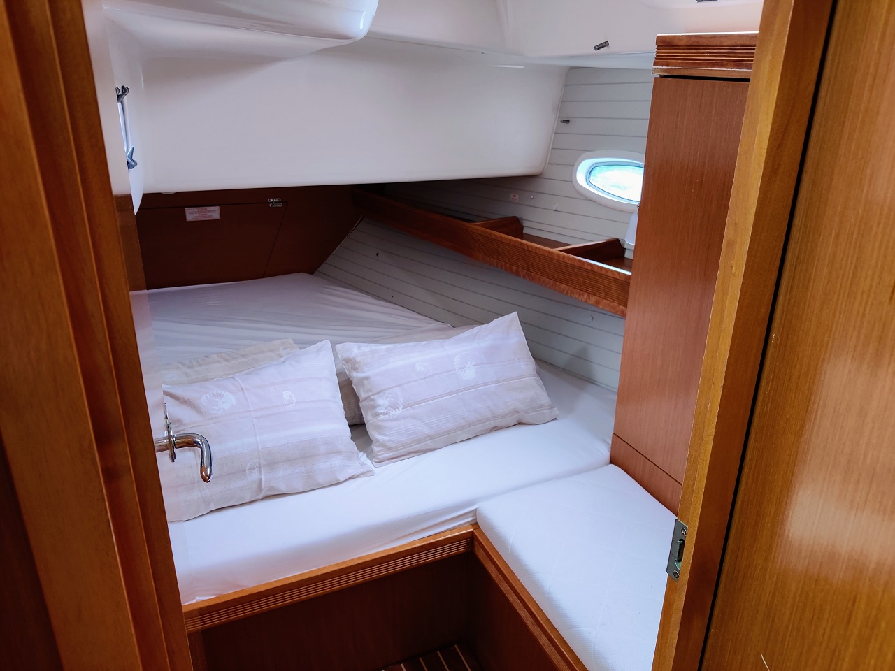 Bavaria 47 Cruiser — photo 11