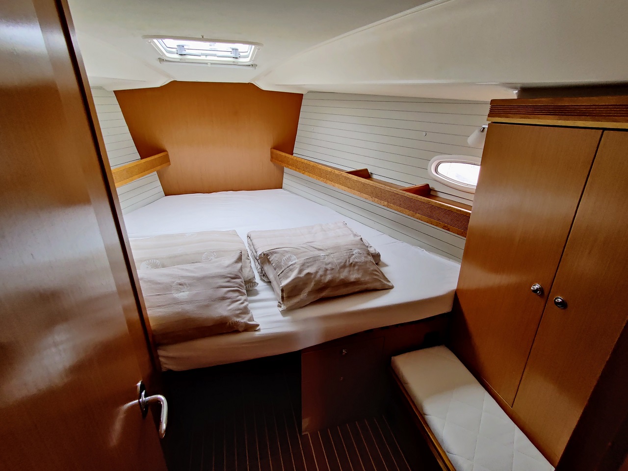 Bavaria 47 Cruiser — photo 13