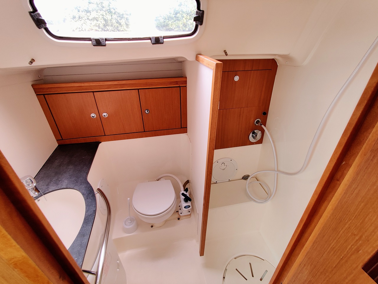 Bavaria 47 Cruiser — photo 15
