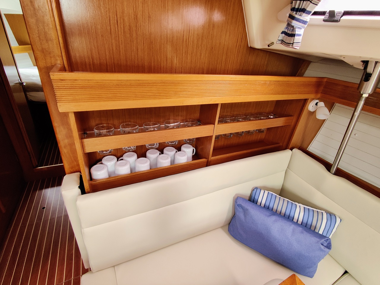 Bavaria 47 Cruiser — photo 16