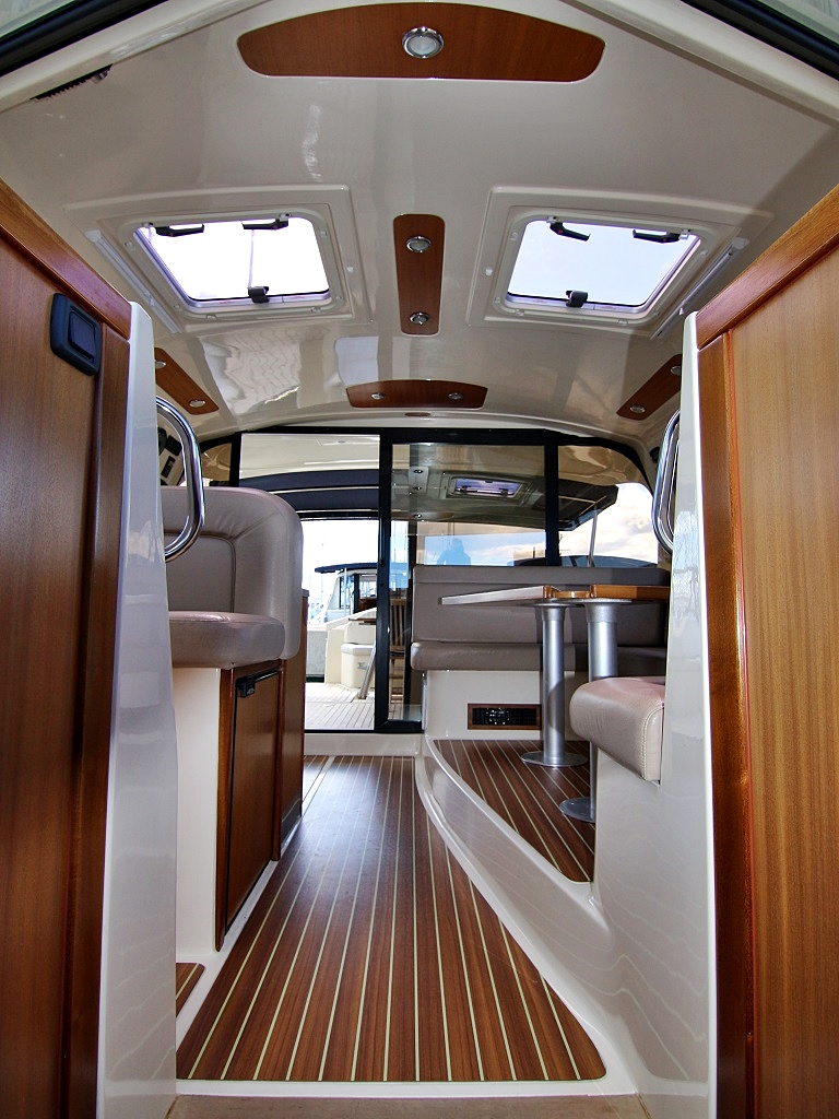 Adriana 44 — photo 12