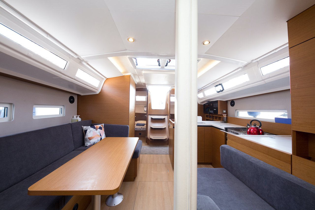 Sun Odyssey 410 - 3 cab. — photo 3