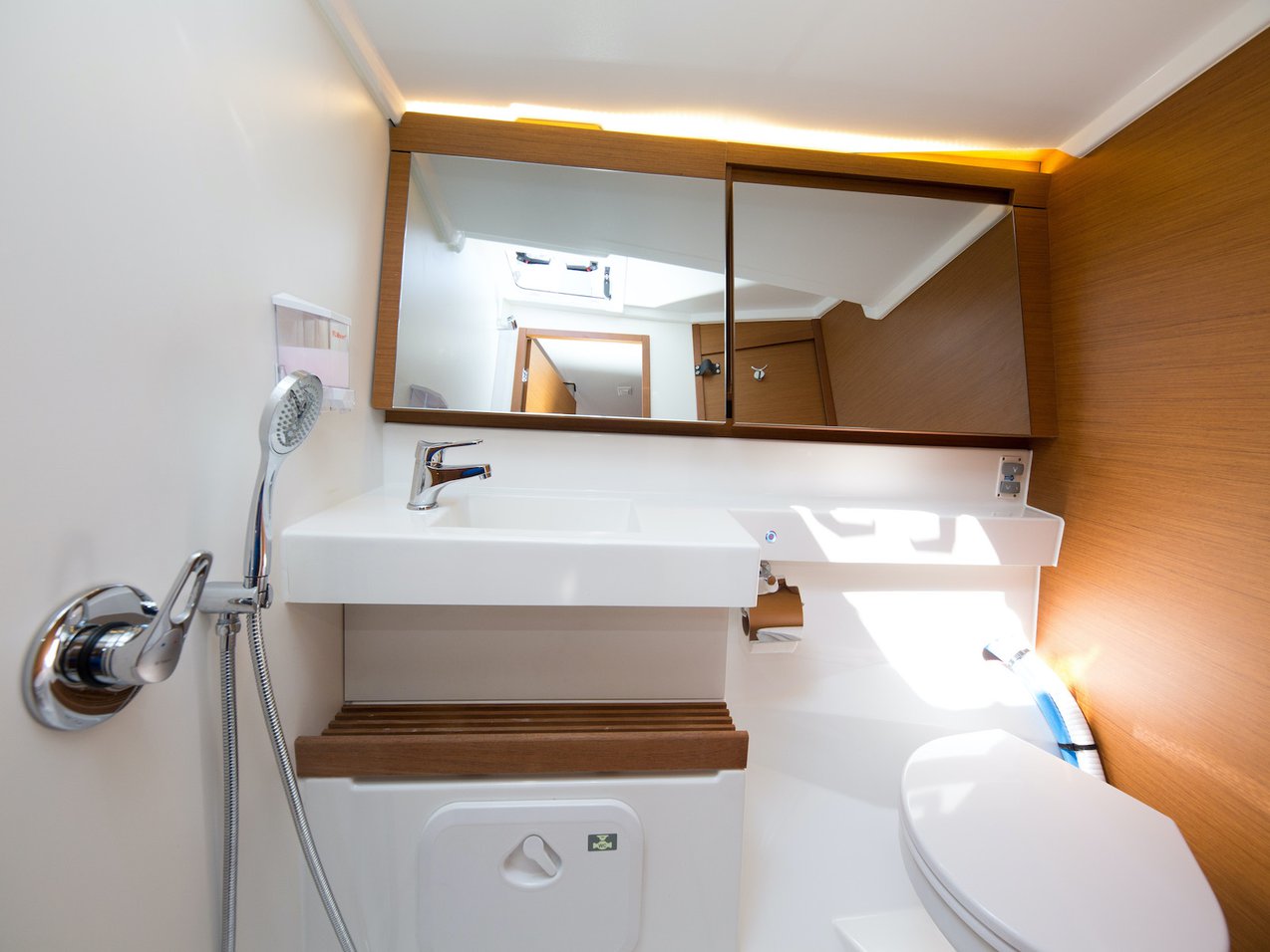 Sun Odyssey 440 - 4 cab. — photo 10