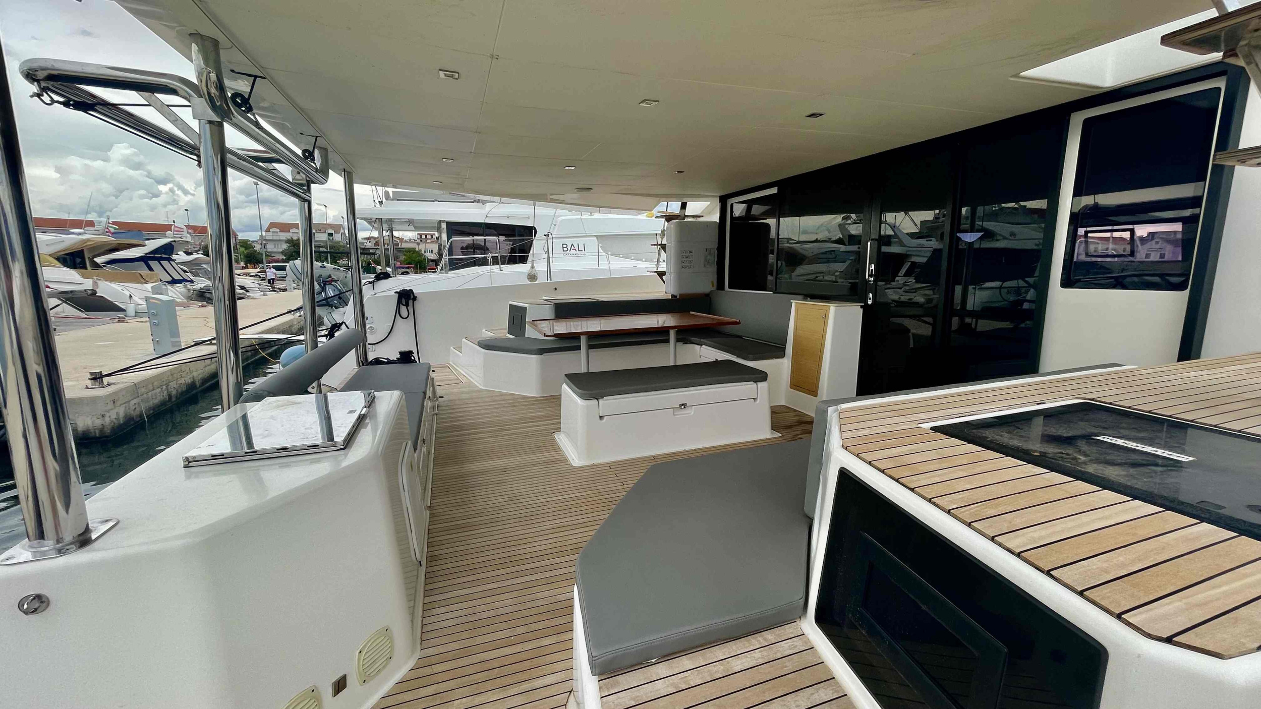 Dufour 48 Catamaran - 5 + 1 cab. — photo 18