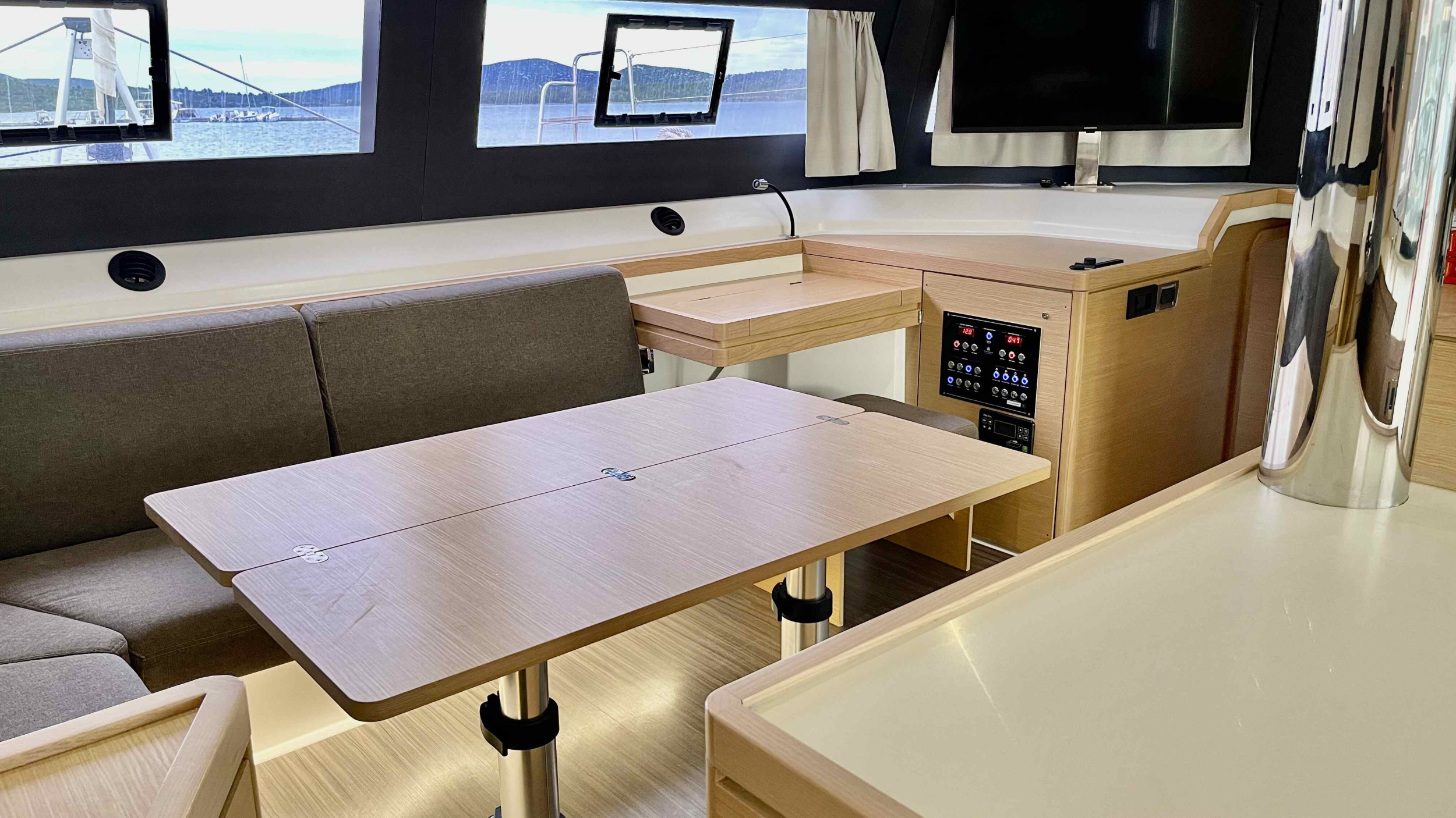 Dufour 48 Catamaran - 5 + 1 cab. — photo 36