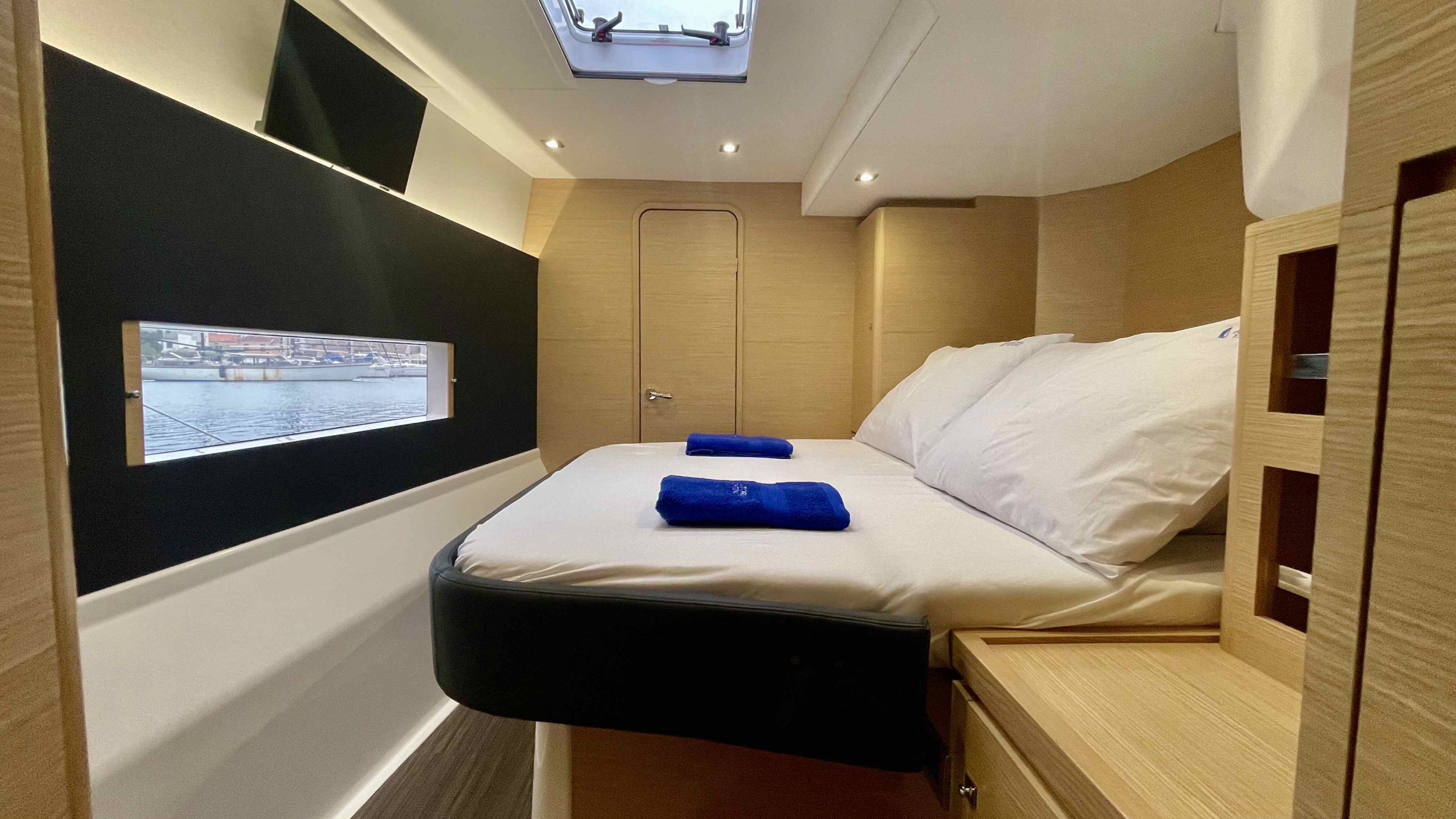 Dufour 48 Catamaran - 5 + 1 cab. — photo 42