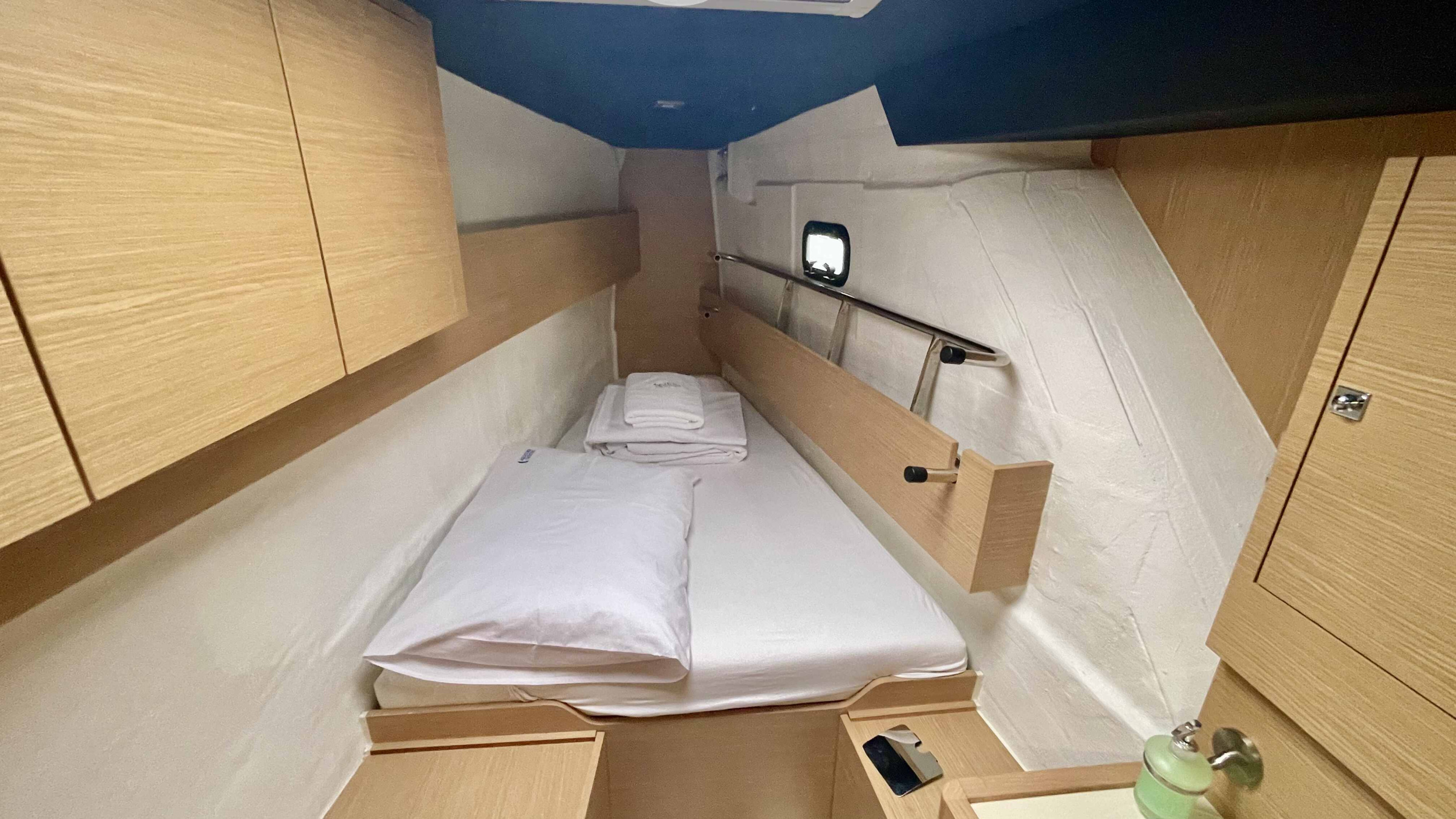Dufour 48 Catamaran - 5 + 1 cab. — photo 45