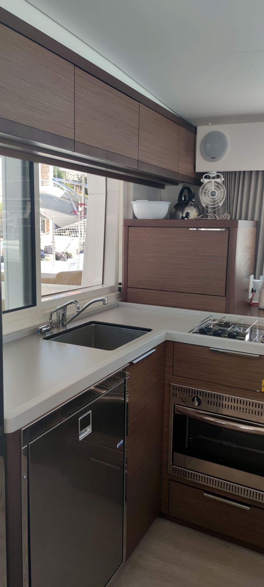 Lagoon 40 - 4 + 1 cab. — photo 27