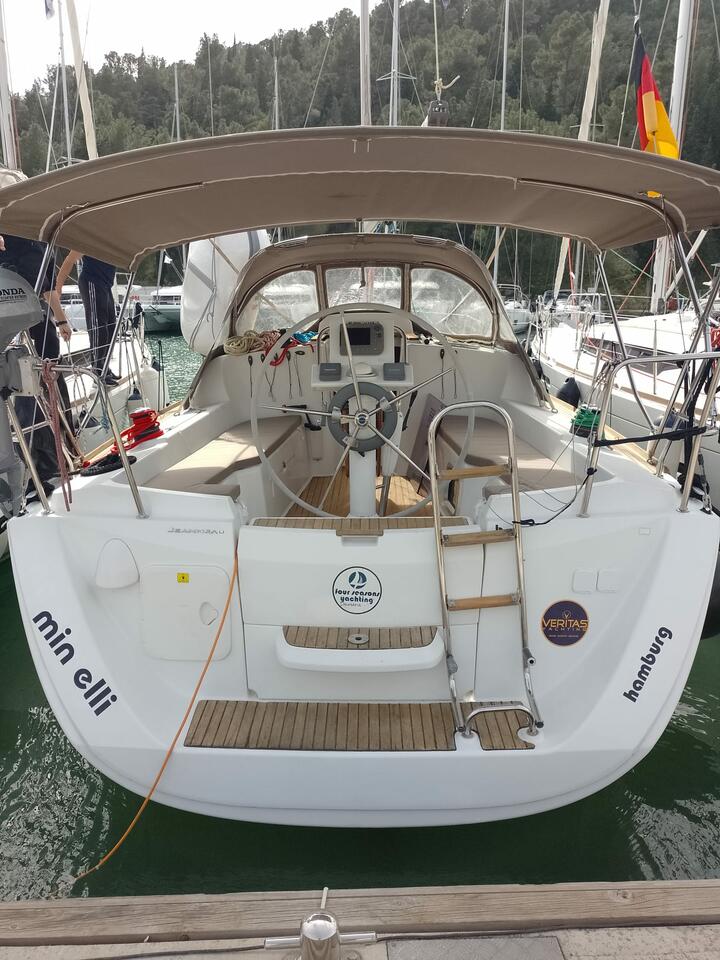 Sun Odyssey 33i - 2 cab. — photo 1