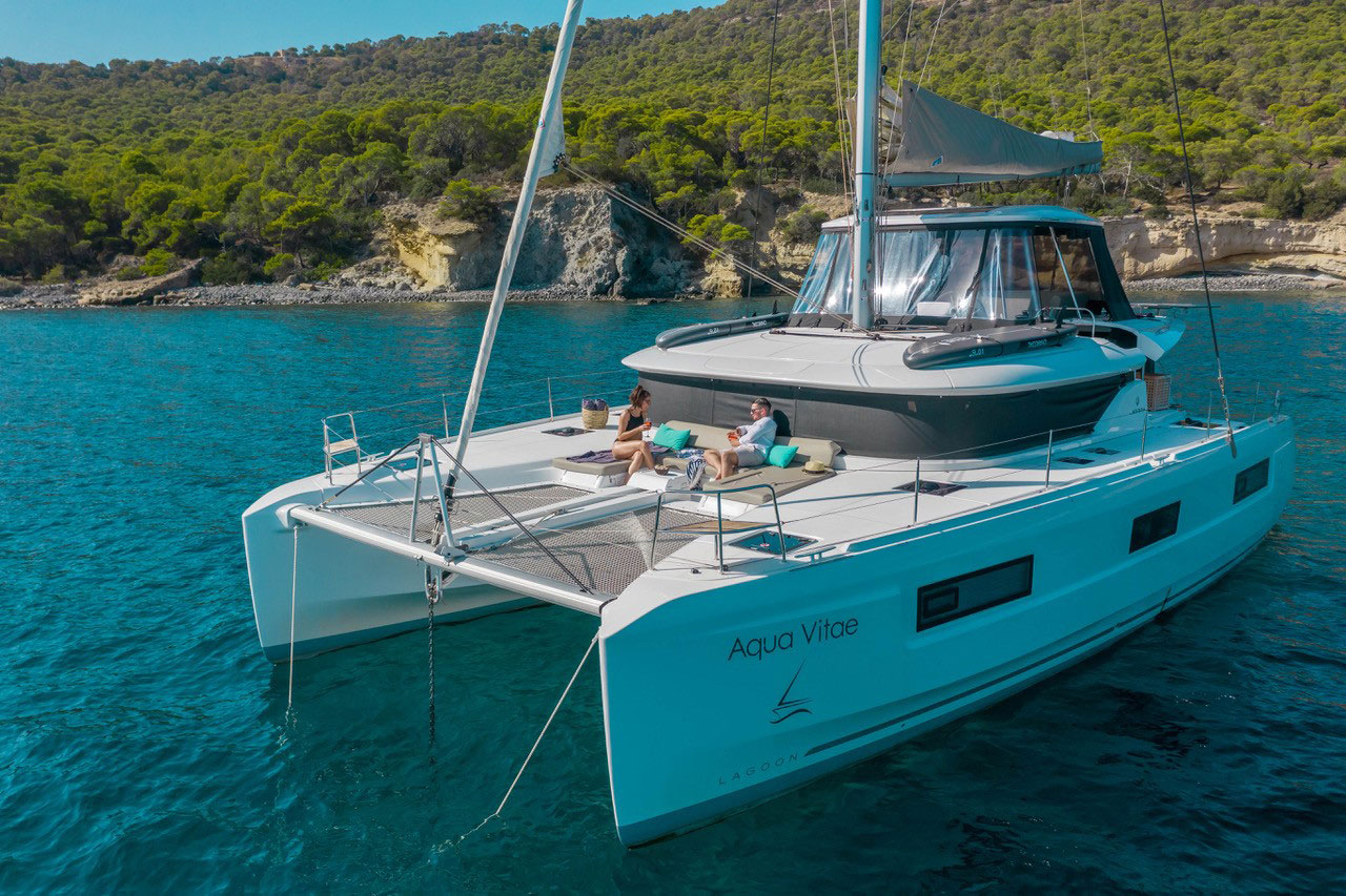 Lagoon 46 - 4 + 2 cab. — photo 1