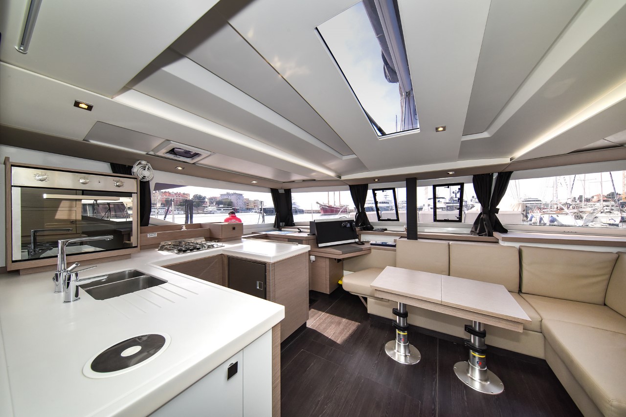 Fountaine Pajot Astrea 42 - 4 + 2 cab. — photo 11