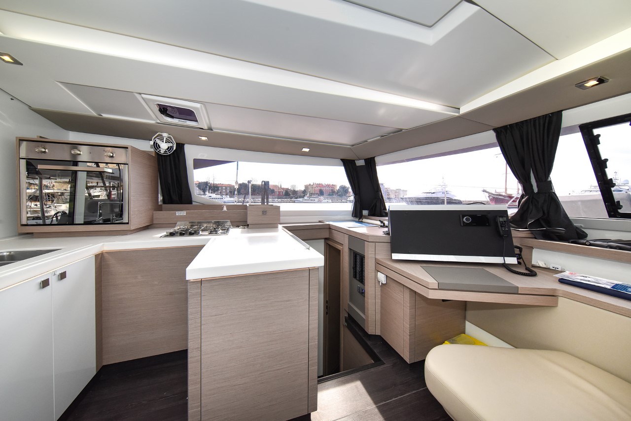 Fountaine Pajot Astrea 42 - 4 + 2 cab. — photo 18
