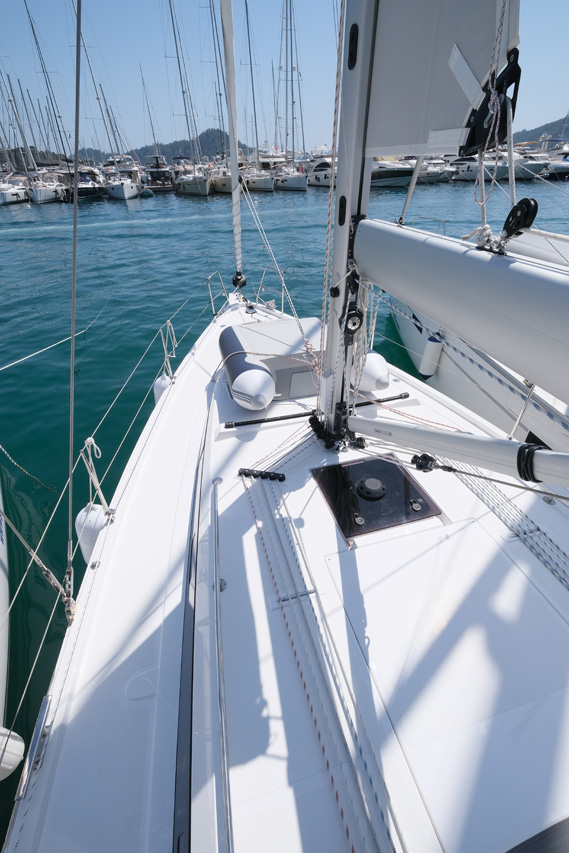 Bavaria C38 — photo 4