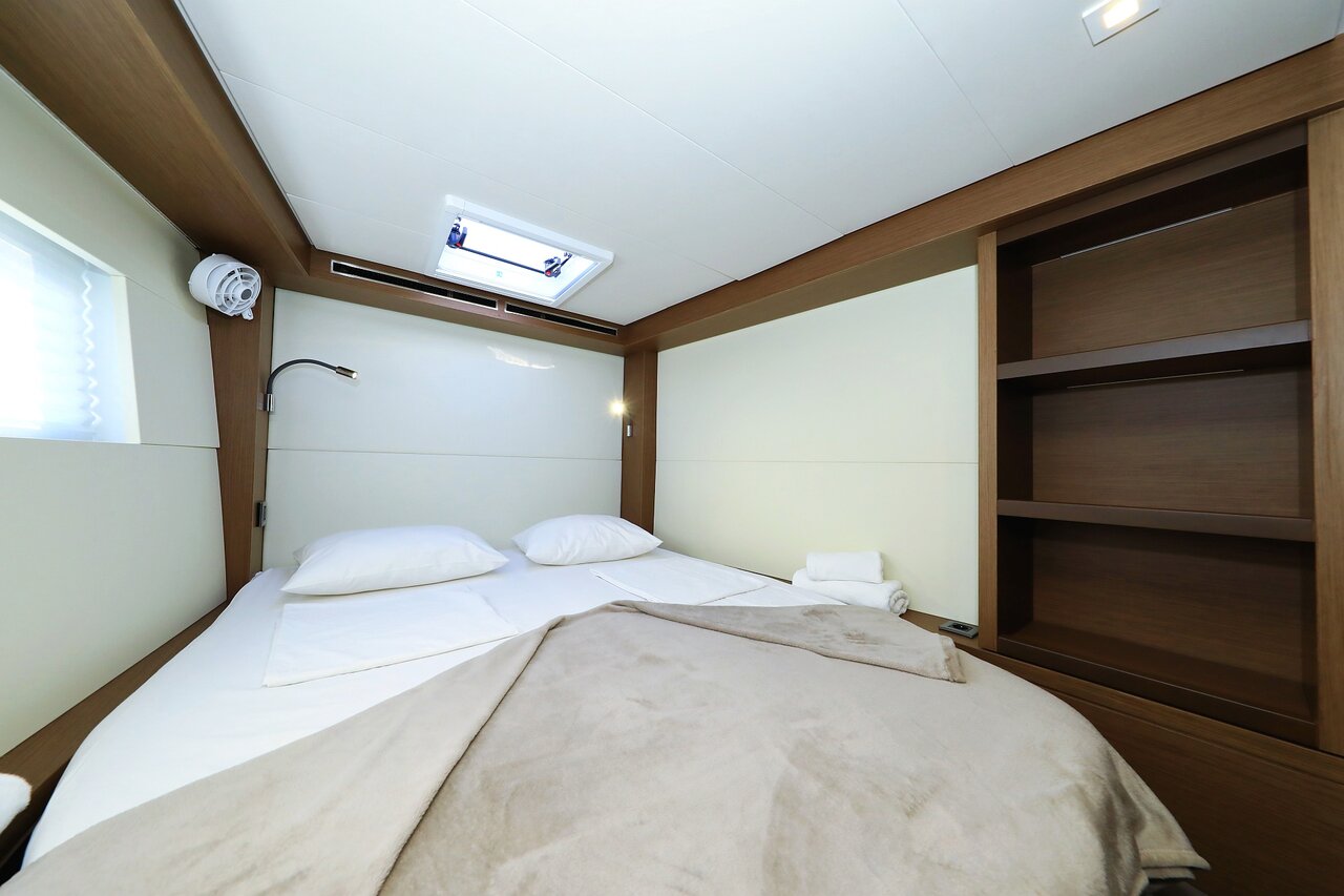 Lagoon 50 OW - 4 + 1 cab. — photo 24