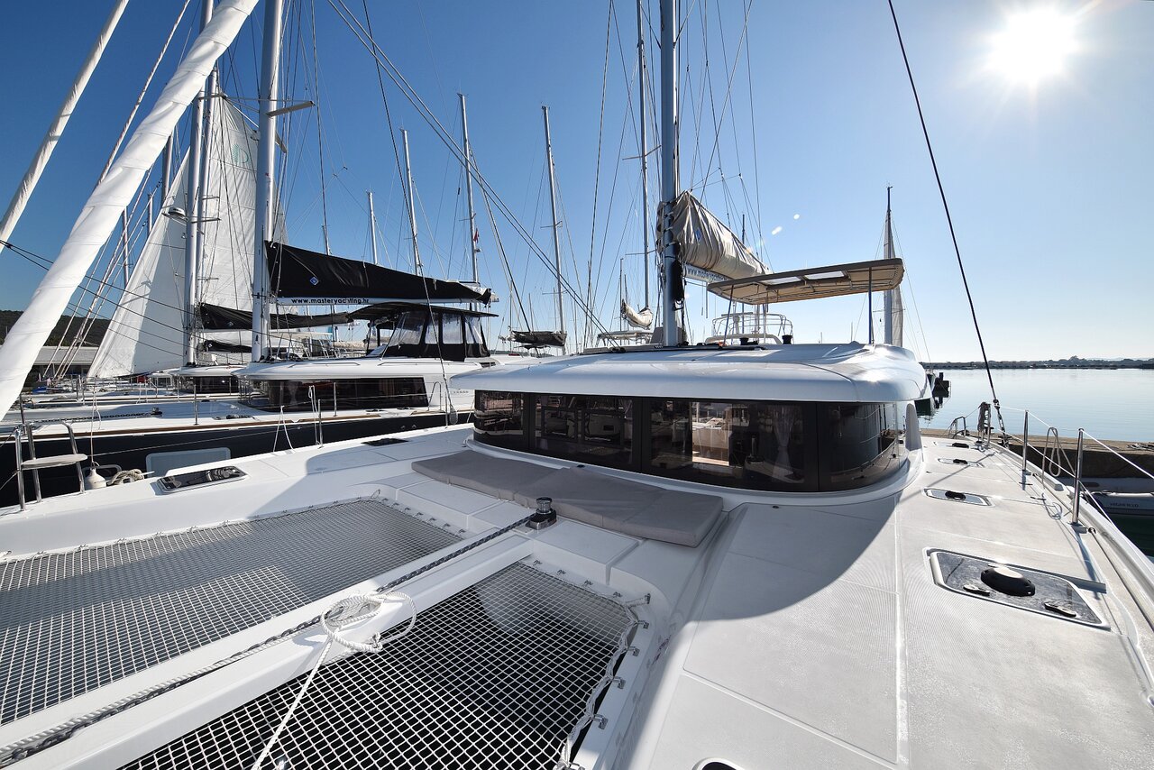 Lagoon 42 - 4 + 2 cab. — photo 6