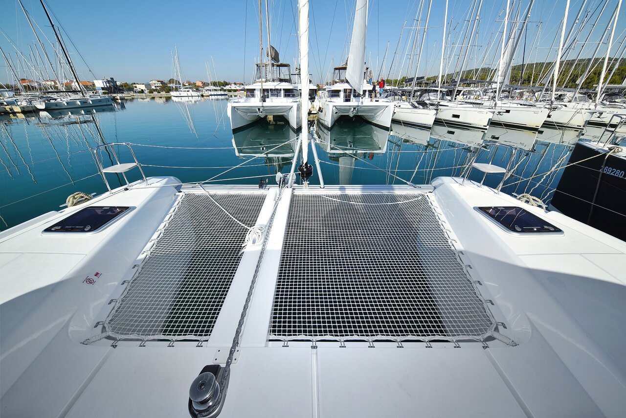 Lagoon 42 - 4 + 2 cab. — photo 7