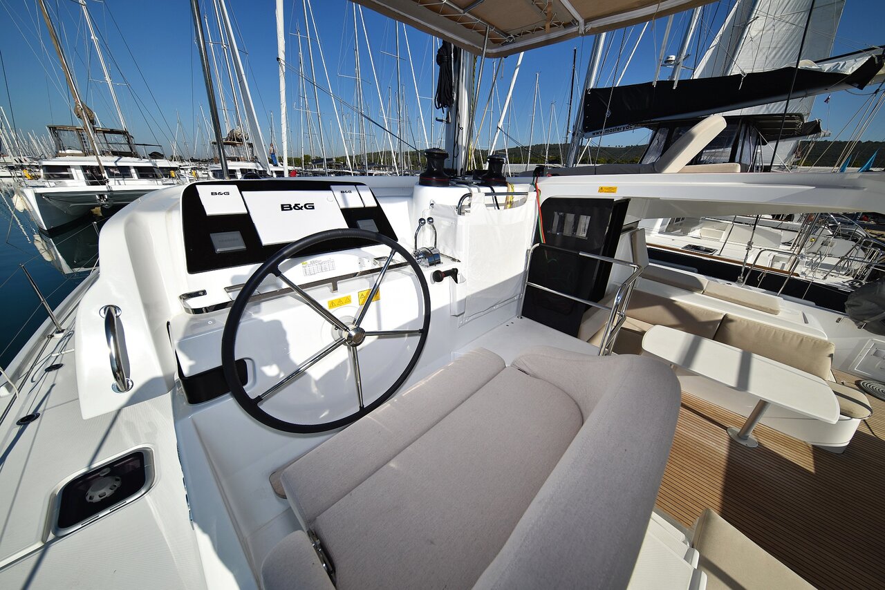 Lagoon 42 - 4 + 2 cab. — photo 11