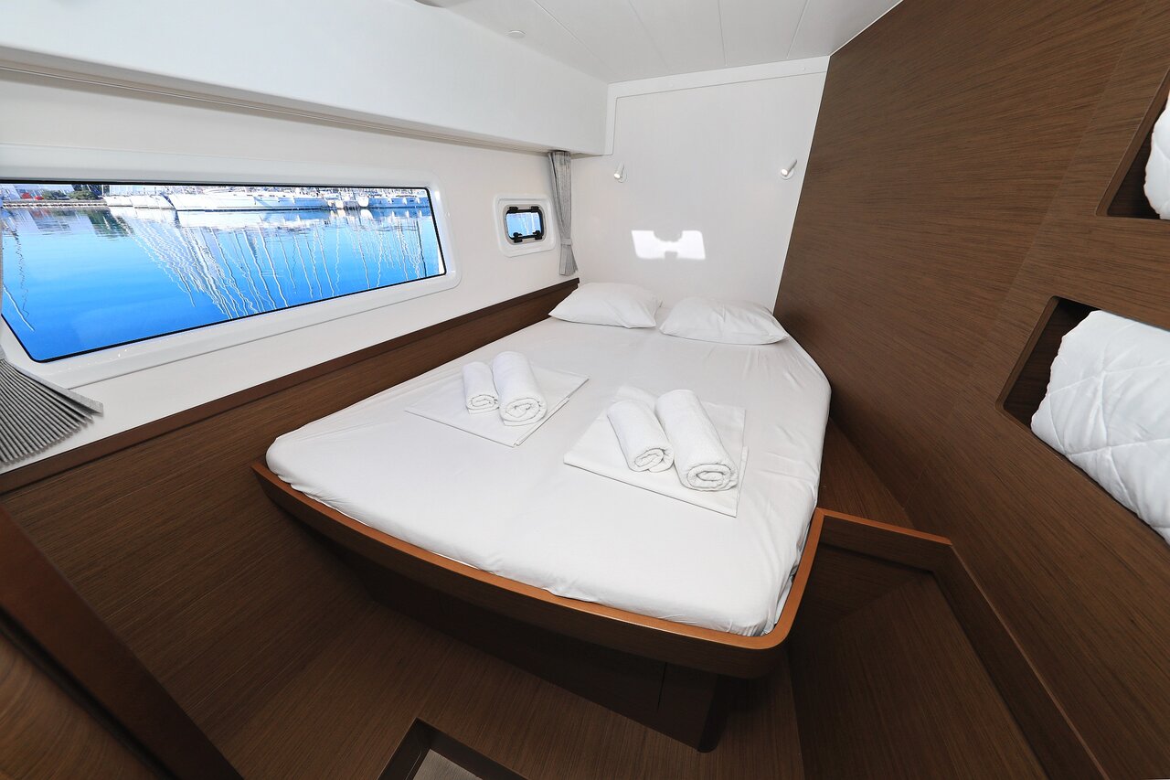 Lagoon 42 - 4 + 2 cab. — photo 22