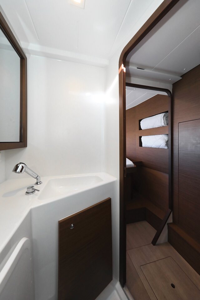 Lagoon 42 - 4 + 2 cab. — photo 26