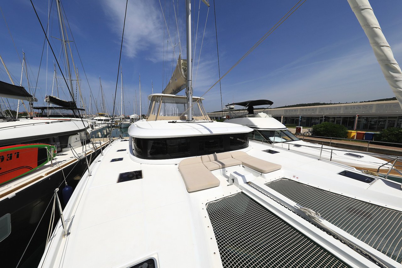 Lagoon 46 - 4 + 2 cab. — photo 8