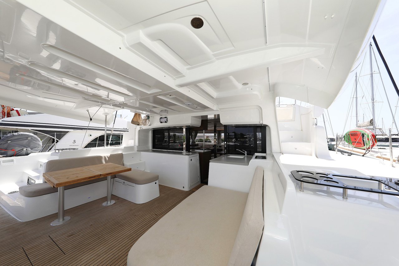Lagoon 46 - 4 + 2 cab. — photo 24
