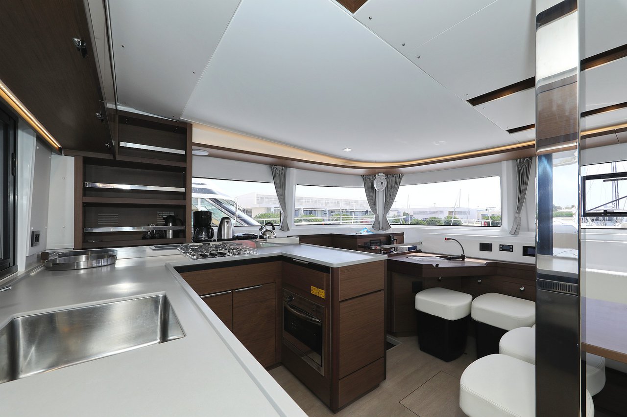 Lagoon 46 - 4 + 2 cab. — photo 27