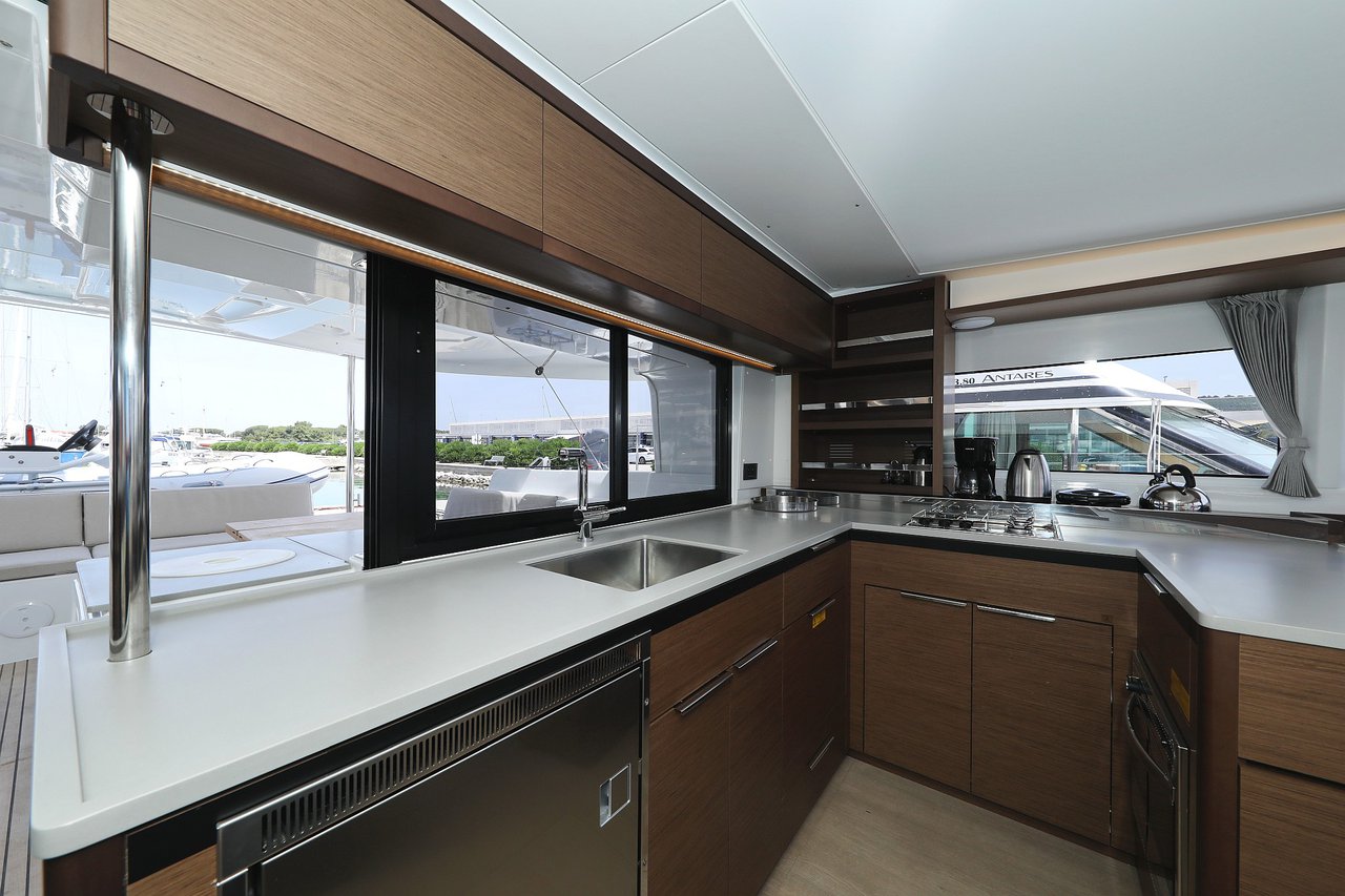 Lagoon 46 - 4 + 2 cab. — photo 38