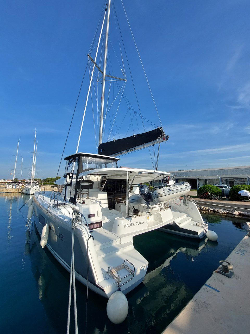 Lagoon 42 - 4 + 2 cab. — photo 1