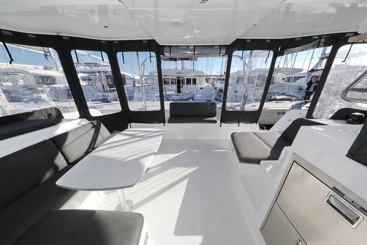 Lagoon 42 - 4 + 2 cab. — photo 9