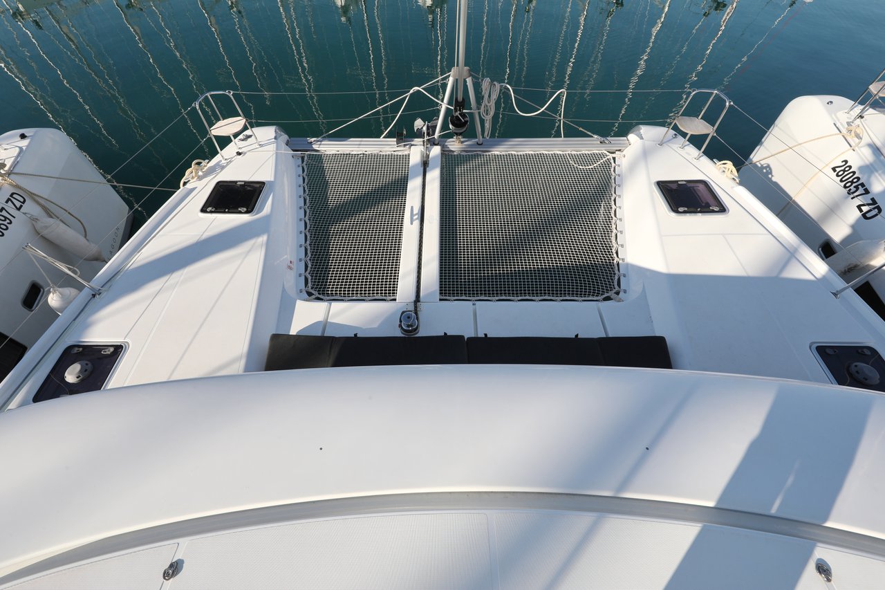 Lagoon 42 - 4 + 2 cab. — photo 20