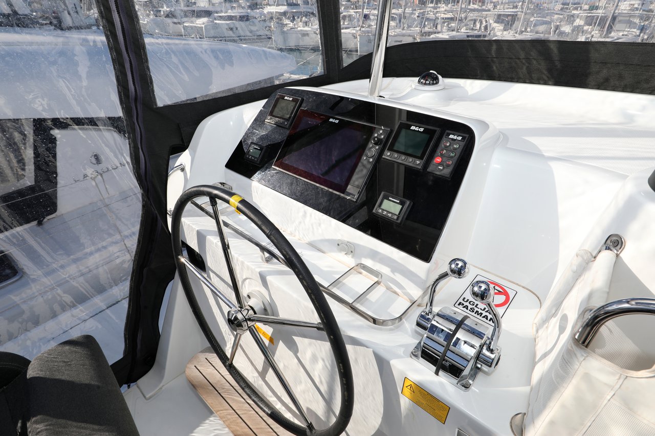 Lagoon 42 - 4 + 2 cab. — photo 23