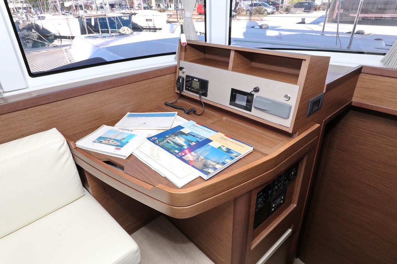 Lagoon 42 - 4 + 2 cab. — photo 37