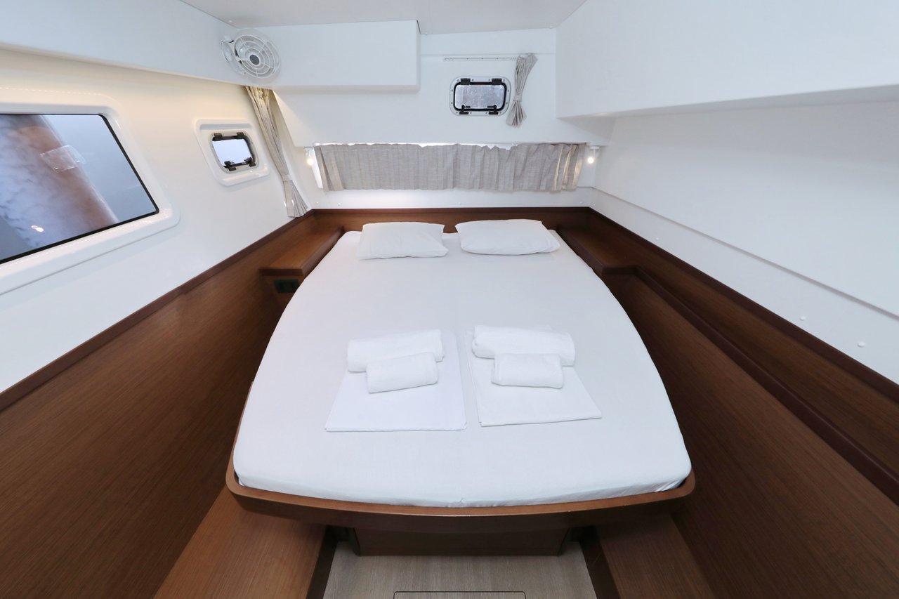 Lagoon 42 - 4 + 2 cab. — photo 55