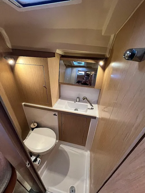 Oceanis 41.1 — photo 11