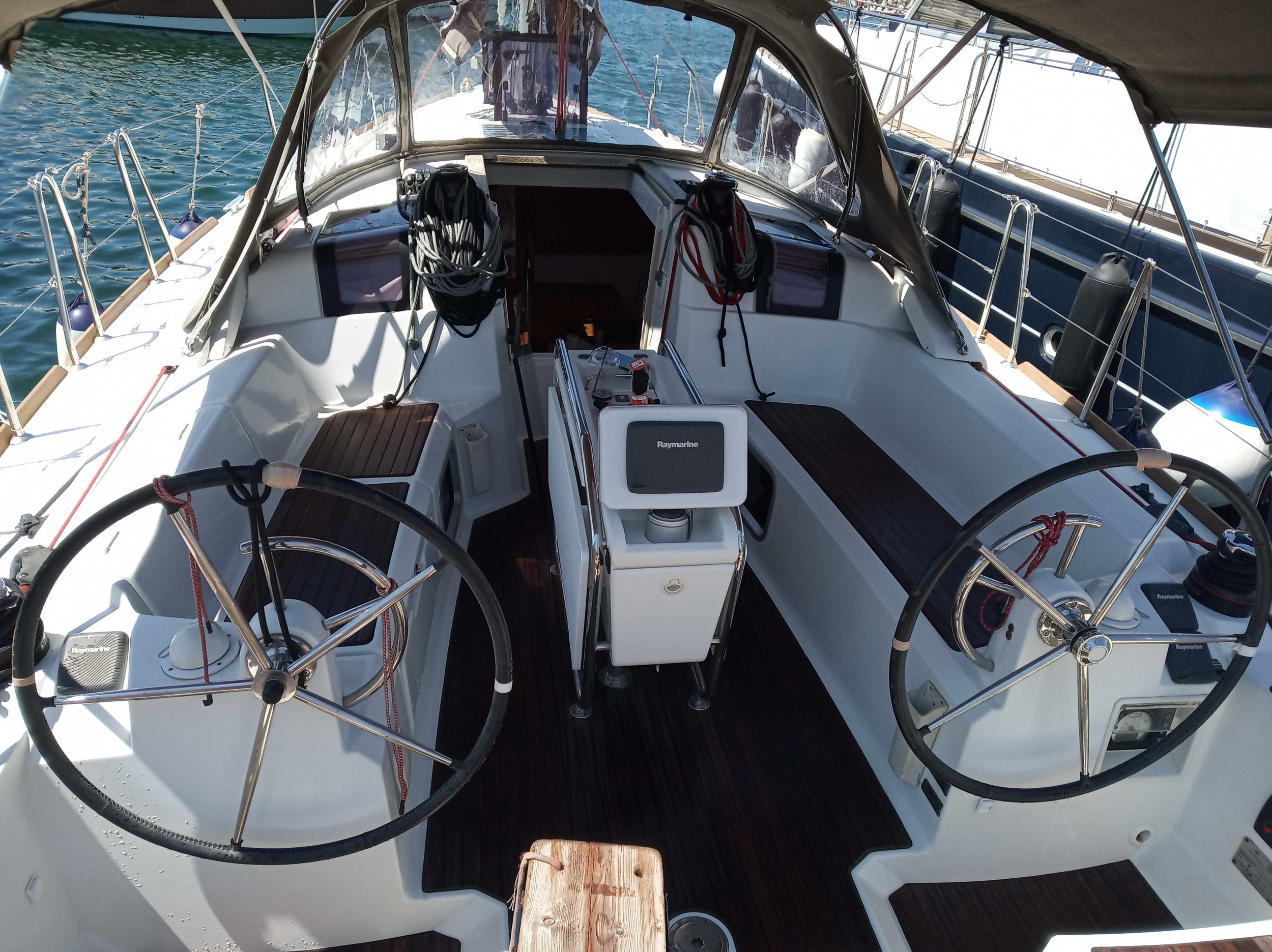 Sun Odyssey 379 — photo 5
