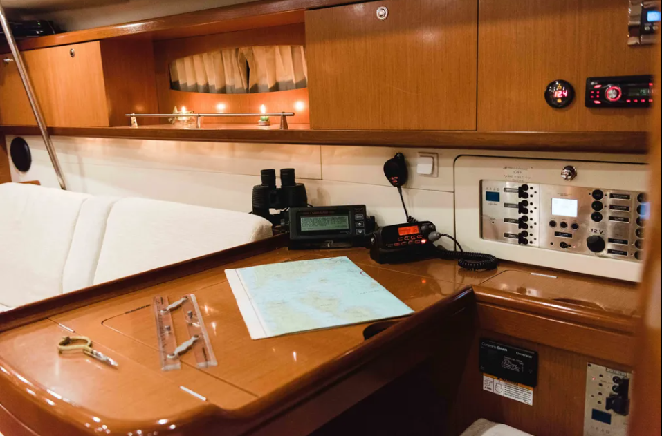Oceanis 54 - 4 + 1 cab. — photo 9