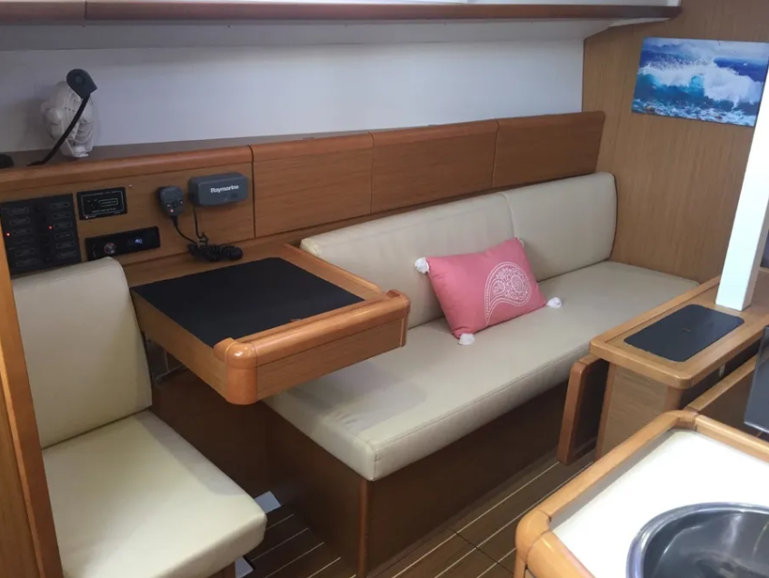 Sun Odyssey 33i - 2 cab. — photo 5